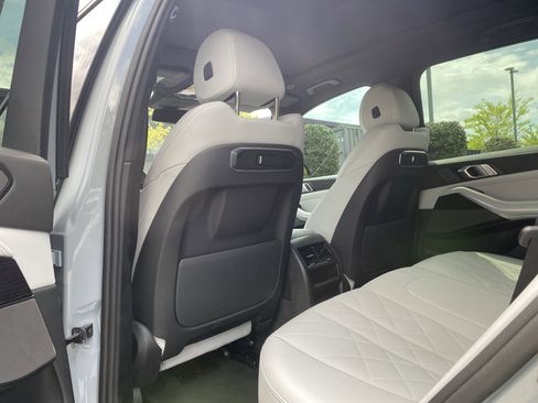 Used 2025 BMW X5 sDrive40i w/ M Sport Package image 37