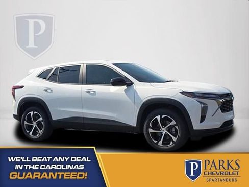 New 2026 Chevrolet Trax RS w/ Sunroof Package FWD image 1
