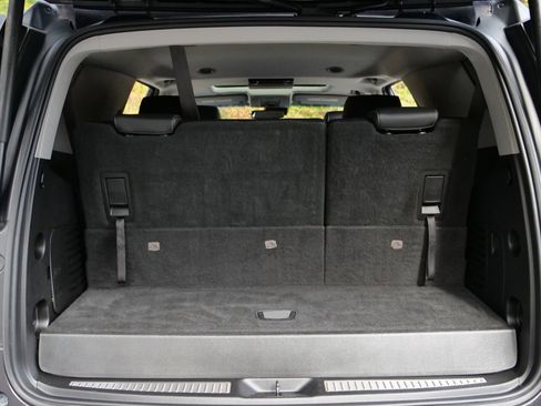 Used 2018 Chevrolet Tahoe LT image 34