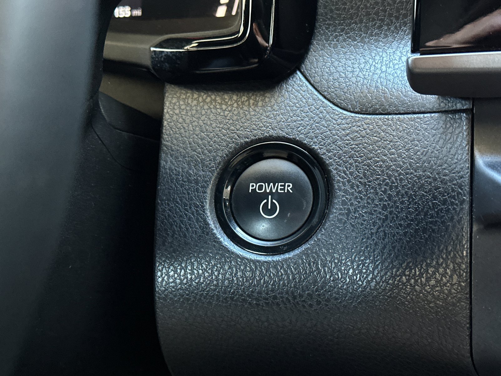 Used 2025 Toyota Camry SE FWD image 19
