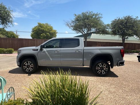 Used 2024 GMC Sierra 1500 AT4 w/ Technology Package AWD/4WD image 11