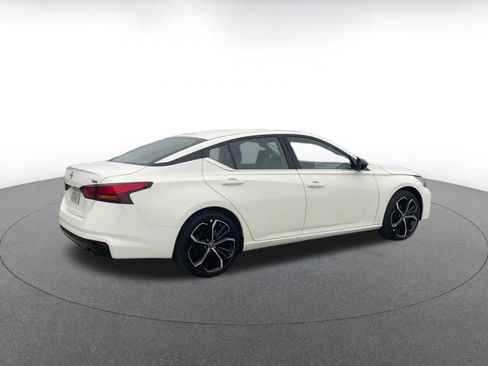 Used 2025 Nissan Altima 2.5 SR image 15