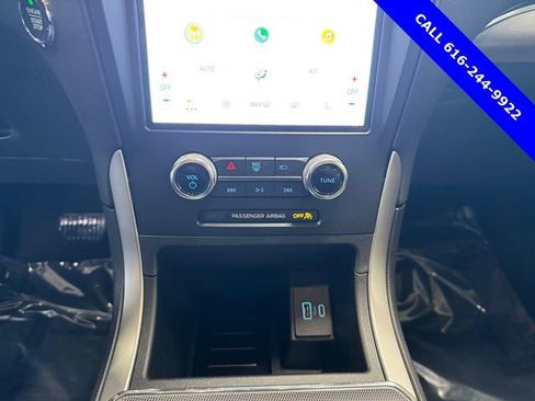 Used 2022 Ford Edge SEL w/ Convenience Package image 8
