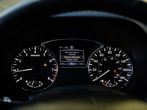 Used 2020 Nissan Pathfinder SV AWD/4WD image 13
