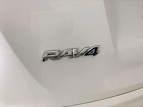 Used 2017 Toyota RAV4 Platinum image 7