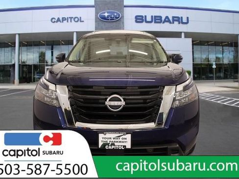 Used 2025 Nissan Pathfinder SL w/ SL Premium Package AWD/4WD image 8