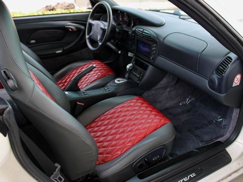 Used 2000 Porsche 911 Cabriolet image 16