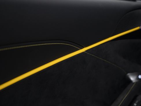 Used 2026 Ferrari Roma Spider RWD image 22