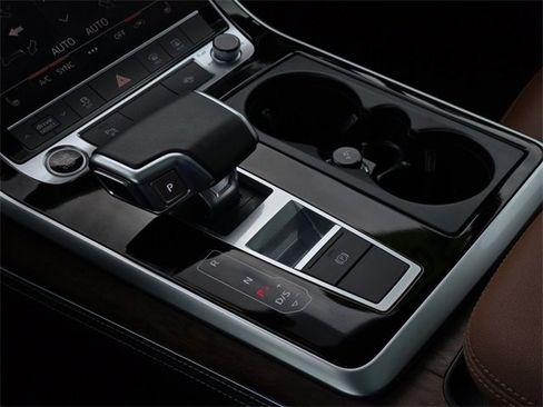 Used 2025 Audi Q7 3.0T Premium Plus image 23