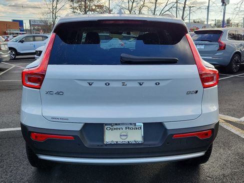 Used 2025 Volvo XC40 B5 Ultra w/ Protection Package Premier image 5