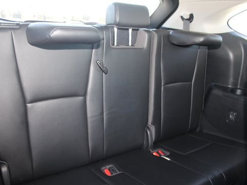 Used 2022 Toyota Highlander Platinum AWD/4WD image 18