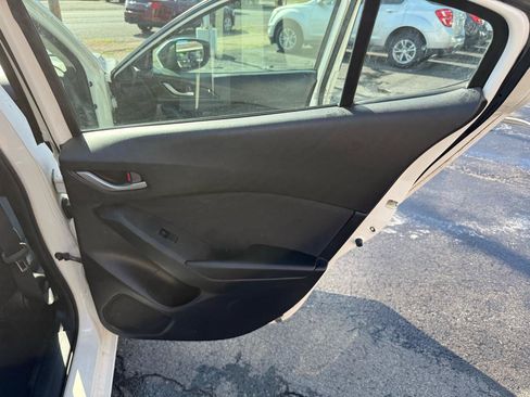 Used 2015 MAZDA MAZDA3 i Sport FWD image 27