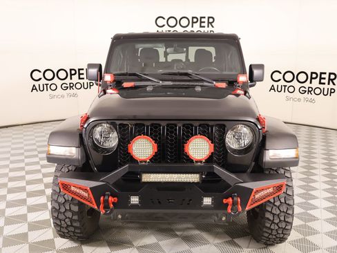 Used 2023 Jeep Gladiator Willys image 10