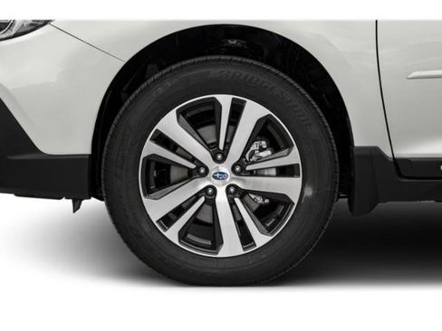 Used 2018 Subaru Outback 2.5i Limited AWD/4WD image 14