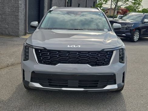 Certified 2025 Kia Sorento S FWD image 6