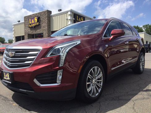 Used 2018 Cadillac XT5 Luxury w/ Driver Awareness Package AWD/4WD image 2