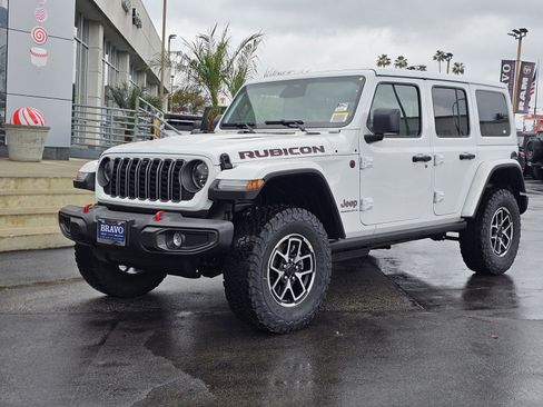 New 2026 Jeep Wrangler Unlimited Rubicon w/ Technology Group image 3