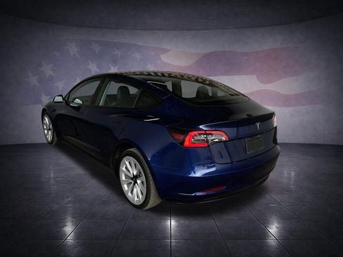 Used 2023 Tesla Model 3 Standard Range image 3