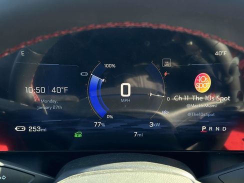 New 2025 Chevrolet Equinox EV RS image 8