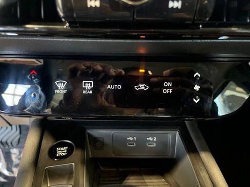 Certified 2025 Nissan Kicks SR AWD/4WD image 17