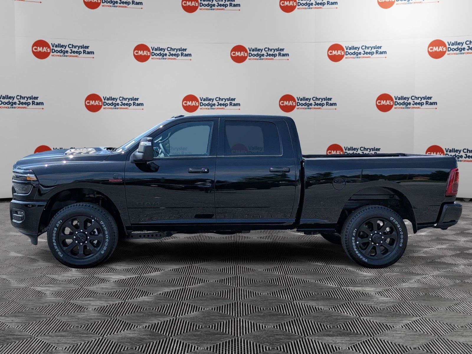 New 2026 RAM 2500 Laramie w/ Night Edition AWD/4WD image 8