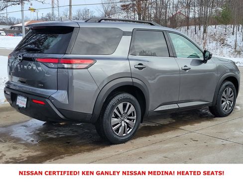 Certified 2025 Nissan Pathfinder SV image 3