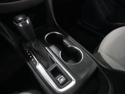 Used 2019 Chevrolet Equinox LS FWD image 16