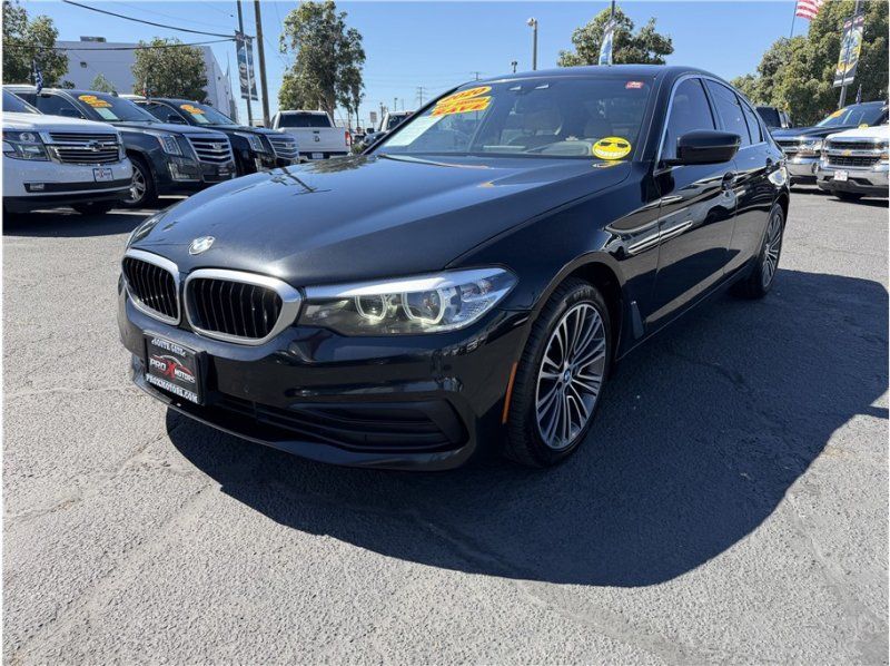 Used 2020 BMW 530i w/ Premium Package RWD image 3