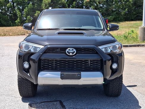 Used 2019 Toyota 4Runner TRD Off-Road Premium AWD/4WD image 2