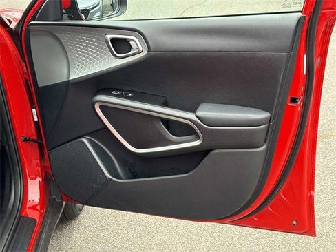 Certified 2025 Kia Soul LX w/ Option Group 015 image 8