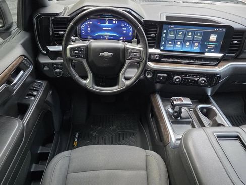 Used 2022 Chevrolet Silverado 1500 LT Trail Boss w/ Convenience Package II image 10