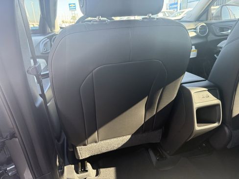 New 2026 Chevrolet Trax LT w/ Sunroof Package image 32