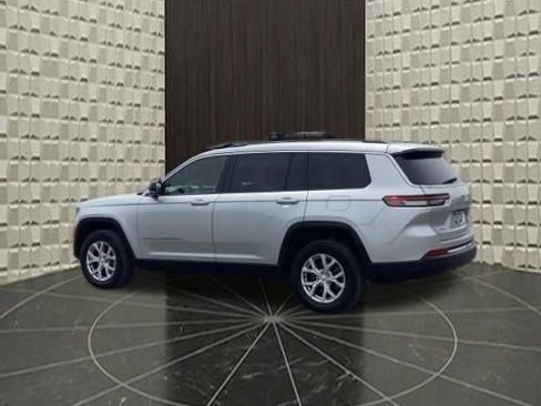 Used 2023 Jeep Grand Cherokee L Limited AWD/4WD image 8