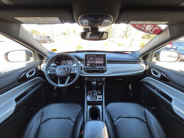 Used 2025 Jeep Compass Limited AWD/4WD image 12