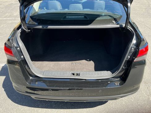 Used 2025 Nissan Versa SV FWD image 29