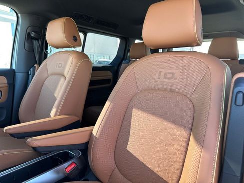 New 2025 Volkswagen ID. Buzz Pro S image 24