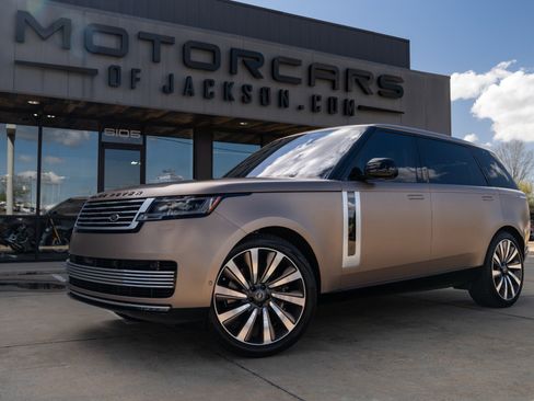 Used 2023 Land Rover Range Rover SV image 1