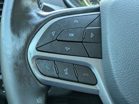 Used 2019 Jeep Cherokee Limited FWD image 24