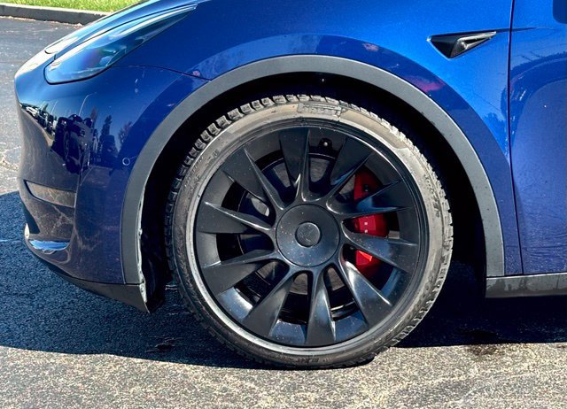 Used 2022 Tesla Model Y Performance AWD/4WD image 5