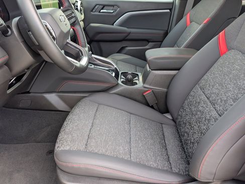 Used 2024 Chevrolet Colorado Z71 w/ Z71 Convenience Package 2 image 13