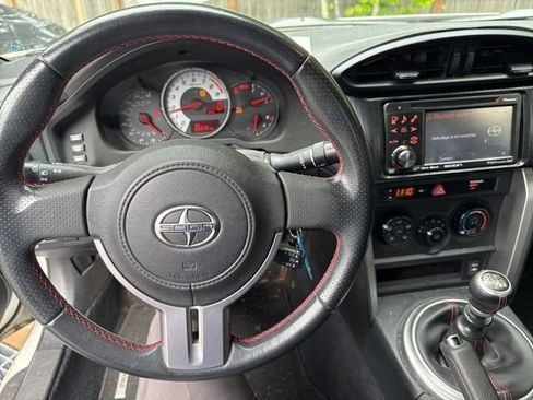 Used 2013 Scion FR-S RWD image 6