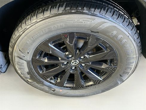 Used 2025 MAZDA CX-50 AWD 2.5 Hybrid w/ Premium Pkg image 11