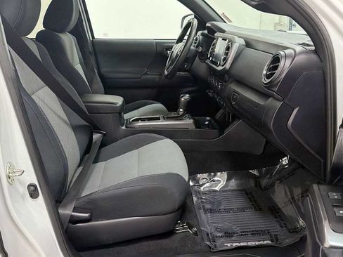 Certified 2020 Toyota Tacoma TRD Sport w/ Technology Package AWD/4WD image 28
