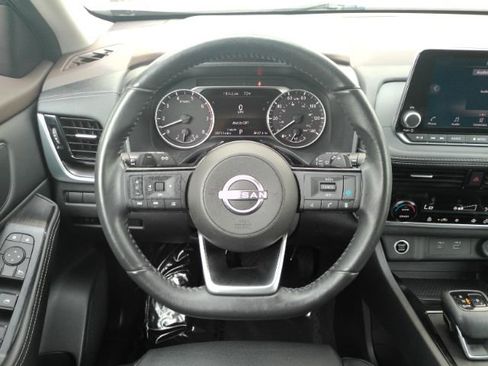 Used 2022 Nissan Rogue SV w/ SV Premium Package FWD image 36