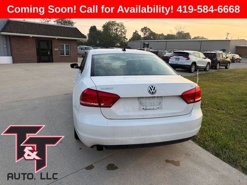 Used 2015 Volkswagen Passat 1.8T Limited Edition FWD image 3