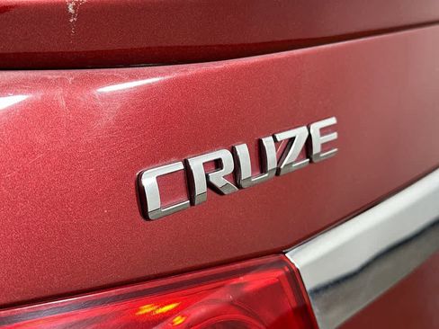 Used 2015 Chevrolet Cruze LT image 7