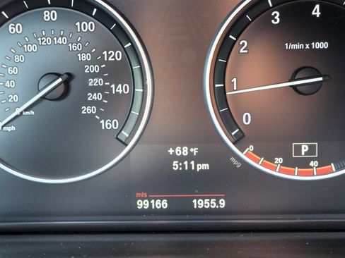 Used 2013 BMW 550i xDrive Sedan AWD/4WD image 22