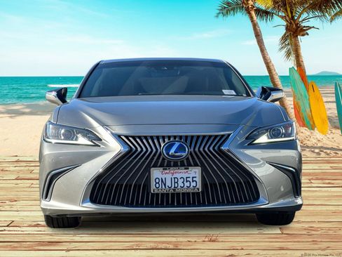 Used 2019 Lexus ES 300h image 8