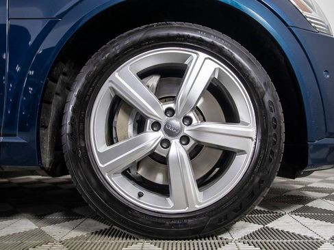 Used 2019 Audi e-tron Prestige w/ Prestige Package image 37