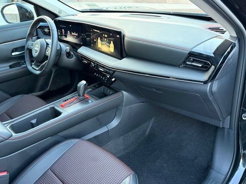 Used 2025 Nissan Kicks SR FWD image 15